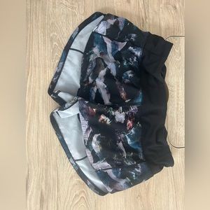 Lululemon speed up shorts. Low rise. 2.5”